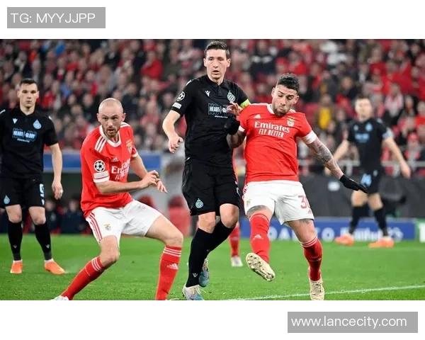 英超惊现冷门尤文图斯1-0战胜本菲卡帽子戏法引发全场狂欢