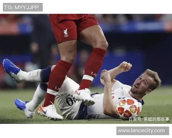 英超激战：莱比锡与多特蒙德1比1平局逆转瞬间引发全场狂欢解析