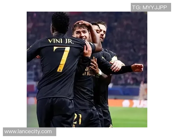 德甲激情对决巴黎圣日耳曼逆转皇马全场沸腾战报解析